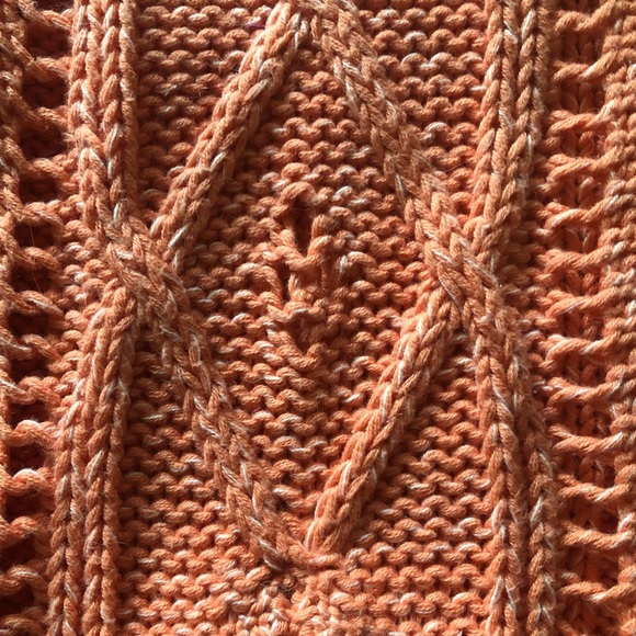 🧡 Cotton Cable Knit V Neck Sweater 🧡 - Picture 3 of 7